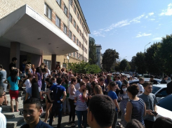 Всполошившими Ставрополье телефонными террористами оказались четыре россиянина 