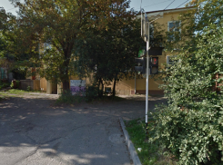 Жители дореволюционной постройки в Ставрополе живут в страхе обрушения дома 