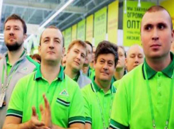 «Обряд вызова дождя» от сотрудников магазина удивил посетителей в Ставрополе