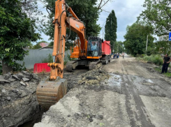 В городе Минеральные Воды начаты работы по капремонту канализационного коллектора