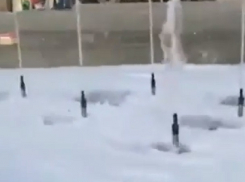 Загадочной пеной покрылся фонтан на Александровской площади в Ставрополе 