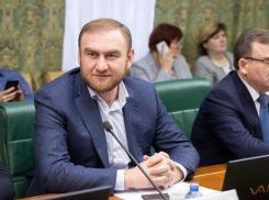 Экс-сенатор Арашуков попросил себе в камеру ортопедический матрас