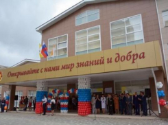 В новой ставропольской школе детям дают горелую кашу на завтрак и сгоревшие котлеты на обед