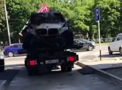 Белую BMW спалили дотла ночью в одном из дворов Ставрополя