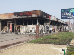 Появились кадры последствий крупного пожара на рынке Невинномысска