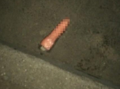 Огромный фаллоимитатор свалился «с неба» на девушку в Ставрополе