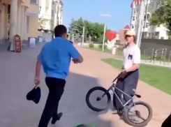 Неизвестные казаки в центре Ставрополя напали на велосипедистов