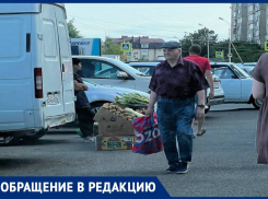 Из-за стихийной торговли на севере Ставрополя горожане не могут оставить авто на парковке