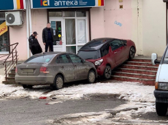 Эпичный заезд ставропольского водителя в аптеку стал хитом в соцсетях