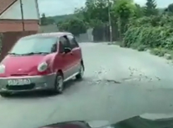 В «дырявую свалку» превратилась одна из центральных и опасных улиц Пятигорска