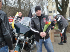 Суровые байкеры в косухах «растаяли» при виде милых ставропольчанок