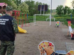 Металлоконструкция убила ребенка на детской площадке в Ставропольском крае