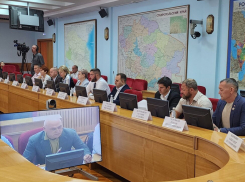 Перспектива перевода времени на час вперед продолжает вызывать жаркие споры на Ставрополье