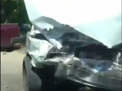 Две «семерки» разбились вдребезги на Ставрополье и попали на видео