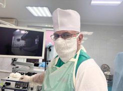 В Ессентуках девушке через маленькие проколы удалили селезенку с большой кистой