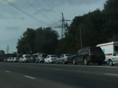 «Может, Ставрополь закрыли?»: люди не могут попасть в город из-за гигантских пробок на въезде в краевую столицу