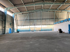 В Кировском округе завершают ремонт физкультурно-оздоровительного комплекса