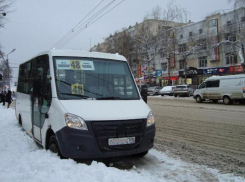 Водитель маршрутки сбил школьницу в юго-западном районе Ставрополе