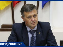 Роман Марченко поздравил работников ЖКХ со столетним юбилеем жилищно-коммунального комплекса Ставрополья