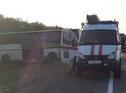 Водитель автобуса, попавшего в смертельное ДТП с большегрузом, арестован на Ставрополье 