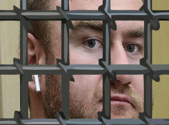 Арашукова посадили в камеру с террористом