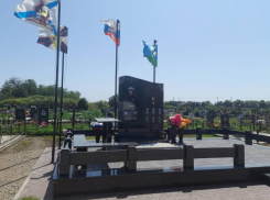 Вандалы выкопали растения возле могилы участника СВО на Ставрополье 