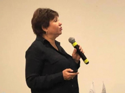 В отношении инфекциониста Санниковой возбудили уголовное дело по двум статьям