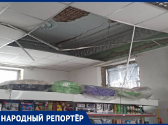 «Может упасть людям на голову»: обрушился потолок в почтовом отделении на Ставрополье