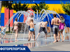 Маленькие ставропольчане предпочитают купаться в фонтанах 