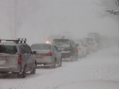 На закрытых из-за снегопада дорогах вновь открыто движение на Ставрополье