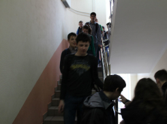 Школьников эвакуировали в Ставрополе
