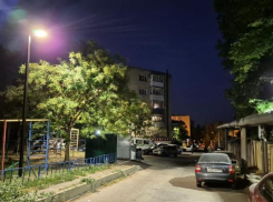 Всего 10 лет потребовалось: местные жители смогли добиться освещения около детского садика в Ставрополе