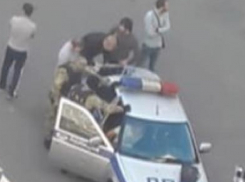 Оперативники в масках «скрутили» мужчину в Ставрополе 