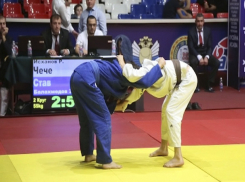 Две ставропольские девушки и парень завоевали «золото» на татами в Грозном