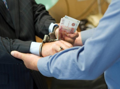В Ставрополе следователя МВД и адвоката подозревают в коррупции