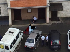 В Ставрополе мужчина выпал из окна многоэтажного дома