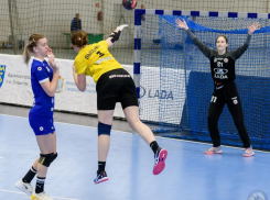 Юные ставропольские гандболистки на своем паркете помирились с девушками их Майкопа