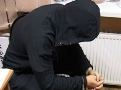 Пьяный хулиган разбил автомобиль и окно строящегося дома в Ставропольском крае