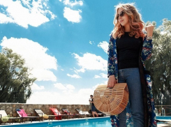 Молодая мама-блогер из Ставрополя удивляет сочинцев фигурой и стилем