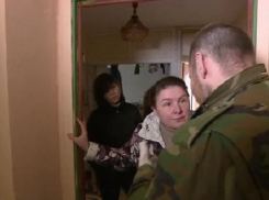 Мужчина выломал дверь и зацементировал розетки в комнате племянницы на Ставрополье 