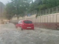 Ливень затопил улицы на Кавминводах — видео 
