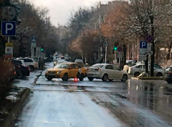 Комичное ДТП остановило движение в центре Ставрополя