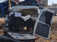 Право на перевозку пассажиров сбитой фурой «Газели» проверяют следователи Ставрополья