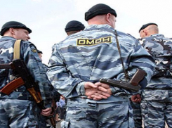 ОМОН предотвратил нападение трех дебоширов на полицейского на АЗС Ставрополья