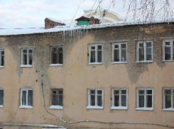 Восемь лет жильцы ессентукской многоэтажки обходятся без коммунальных благ