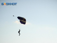 Жесткое столкновение произошло в небе над Ставропольем: два юных парапланериста в больнице