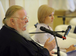 Протоиерей Дмитрий Смирнов назвал бэби-боксы оружием Запада