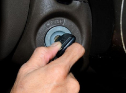 Мужчина «подарил» угонщику свой автомобиль, оставив ключи в замке зажигания на Ставрополье