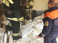 Сильный взрыв серьезно повредил две квартиры в многоэтажке в Ставрополе