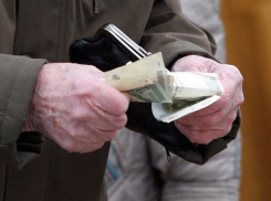 Мужчина обманул пенсионера и продал его грузовик в Ессентуках